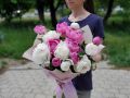 Букет из 15 цветных пионов