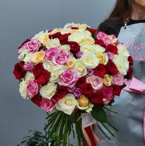 Букет из 101 цветной розы 60 см