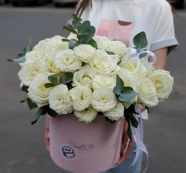 Композиция из роз "Белая мечта"