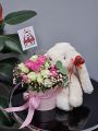 Коробочка с розочками и мягкий зайчк