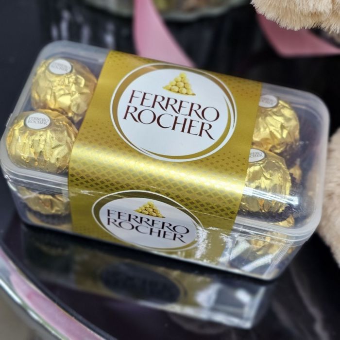 Нежный букет, медвежонок и феррерро