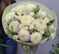 Букет из хризантем и роз «Белая радость»