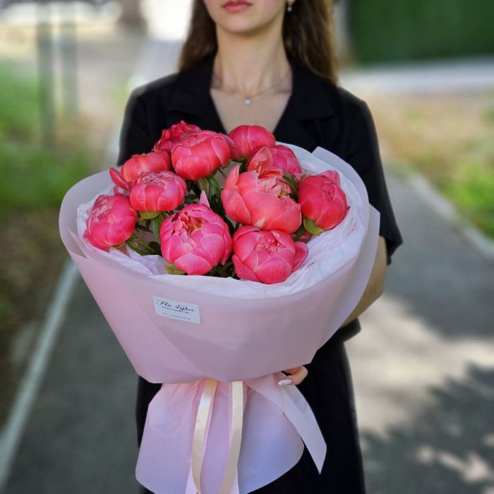 Коралловые пионы