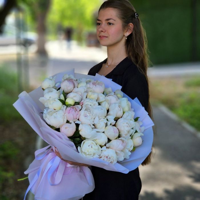 Букет из 51 пиона